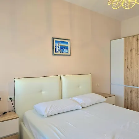 Apartment Lura 2 Homes 181 Plazhi San Pietro