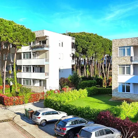Lura 2 Homes 181 *